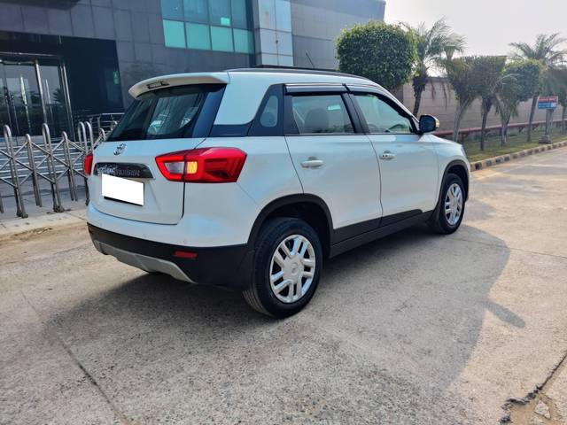 https://images10.gaadi.com/usedcar_image/4611413/original/processed_176d31f3b8ca21343a59dedbedf1687b.jpg?imwidth=6402