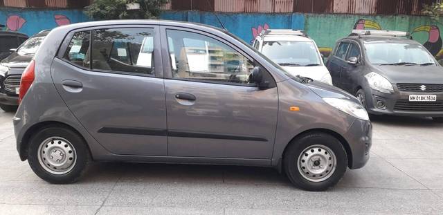 https://images10.gaadi.com/usedcar_image/4611416/original/processed_23d46b1ec689d71a1c6ce6993d3709fb.jpg?imwidth=6401