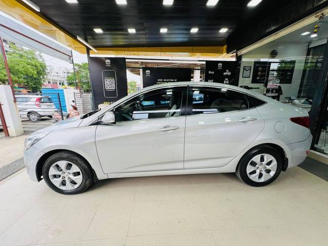 https://images10.gaadi.com/usedcar_image/4611419/original/processed_fa08a81d1b58c6d14db984b793b32a60.jpg?imwidth=6402