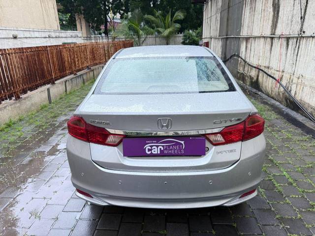 https://images10.gaadi.com/usedcar_image/4611421/original/processed_bd611ac626b5c0e7a0c7c0ffaff77bee.jpg?imwidth=6402