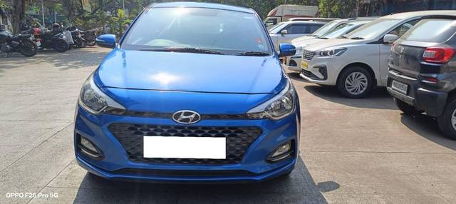 https://images10.gaadi.com/usedcar_image/4611422/original/processed_40bc634eda5e2998467fd3542d88db65.jpg?imwidth=6401