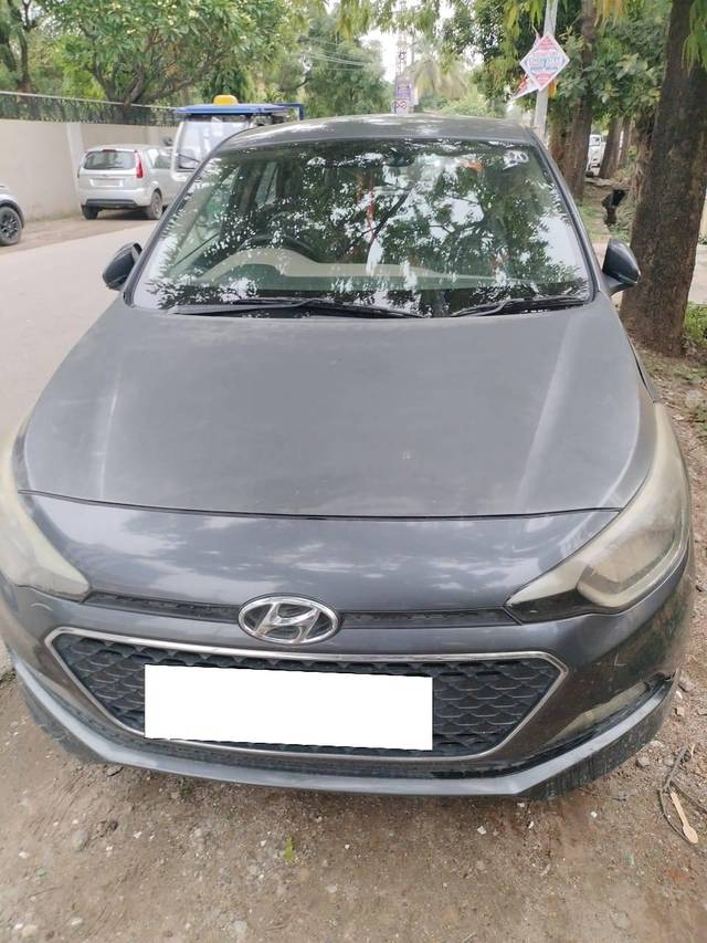 https://images10.gaadi.com/usedcar_image/4611446/original/processed_c6c0fc82-e1f3-4c55-b33b-49cf8e73b51d.jpg?imwidth=6400