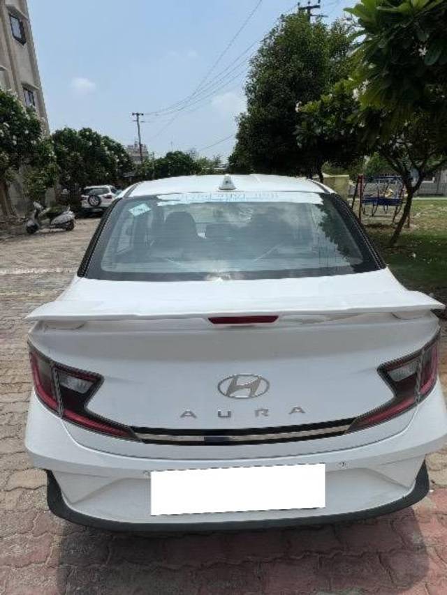https://images10.gaadi.com/usedcar_image/4611470/original/processed_8a9fb6a3-d0c3-4709-a788-62b89bf53606.jpeg?imwidth=6402