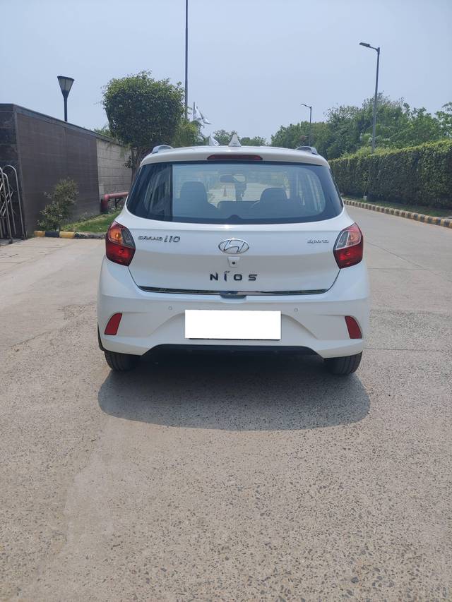 https://images10.gaadi.com/usedcar_image/4611475/original/processed_230c173ade13e344782749d416ff4610.jpg?imwidth=6402