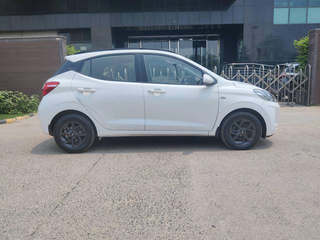 https://images10.gaadi.com/usedcar_image/4611475/original/processed_ad19c251a11b9f60e58edcaf7eff014f.jpg?imwidth=6401