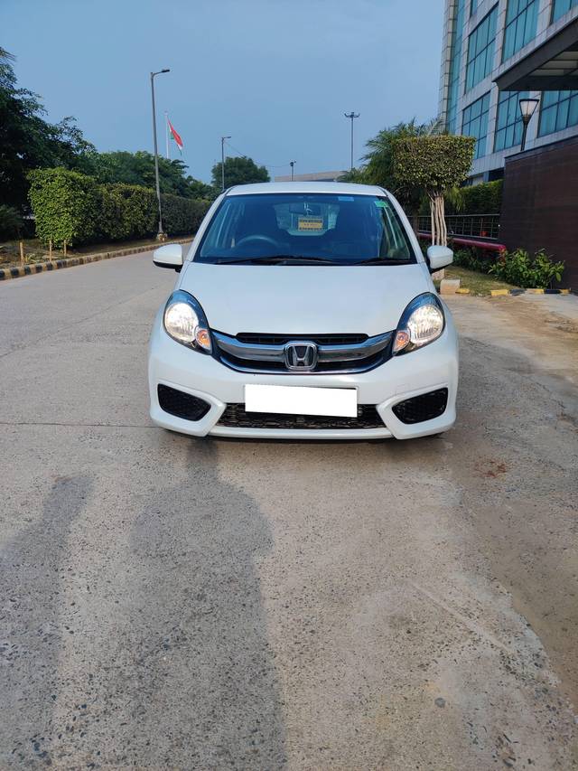 https://images10.gaadi.com/usedcar_image/4611484/original/processed_7c785700b5260784f2a0bcea9ba27e71.jpg?imwidth=6400