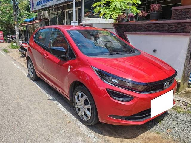 https://images10.gaadi.com/usedcar_image/4611506/original/processed_e3dbb6f0-0d1c-4924-b782-d8d56b74afe9.jpg?imwidth=6400