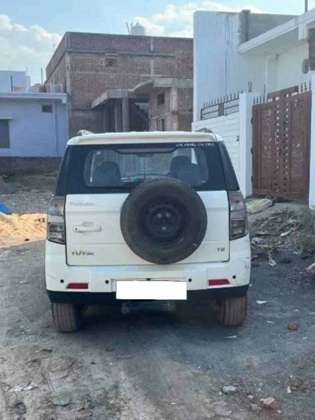 https://images10.gaadi.com/usedcar_image/4611517/original/processed_1db33818-a930-4ea0-98a1-0bdc5a8c2187.jpg?imwidth=6401