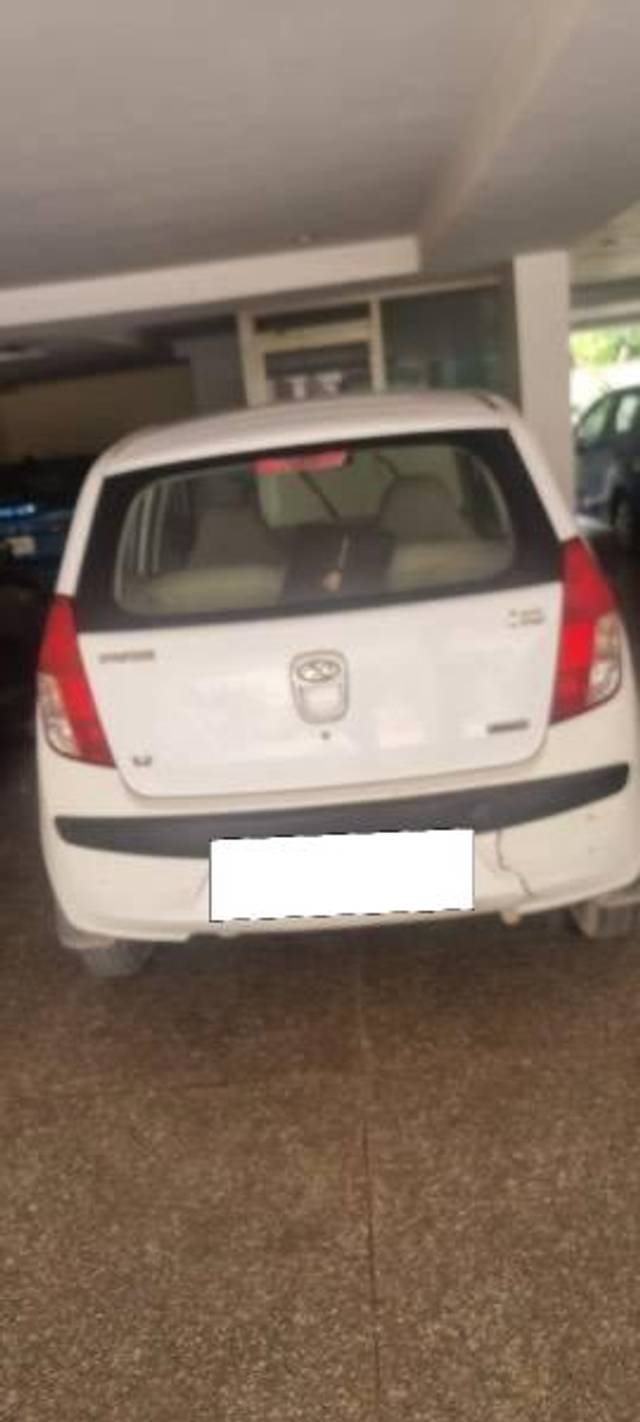 https://images10.gaadi.com/usedcar_image/4611524/original/processed_8f2e7116-5b8b-4162-826a-7add12276f05.jpeg?imwidth=6402