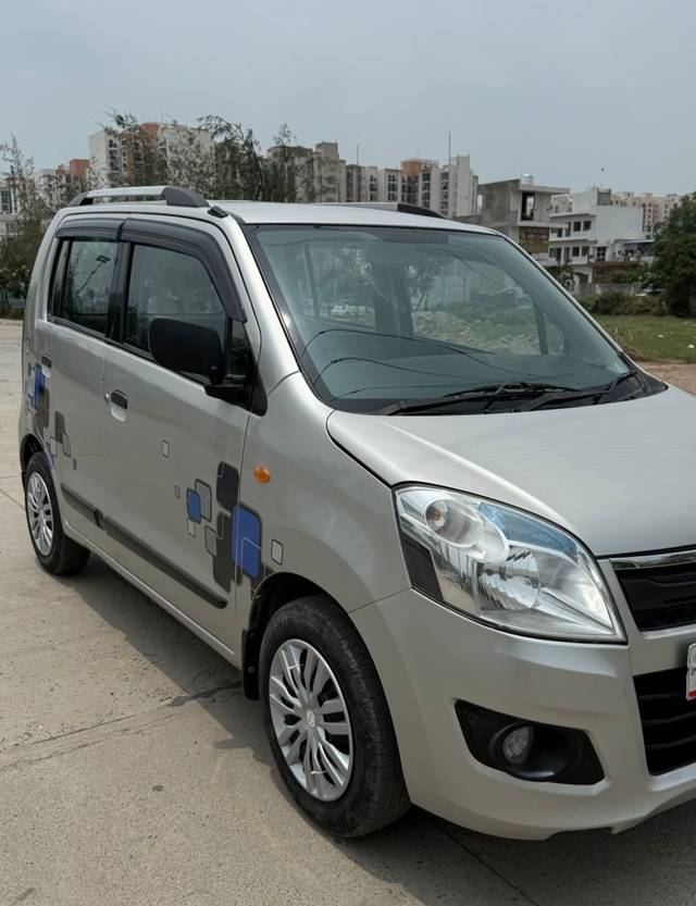 https://images10.gaadi.com/usedcar_image/4611529/original/f0dba9cee5b2a54e0845c7defc76053b.jpg?imwidth=6400