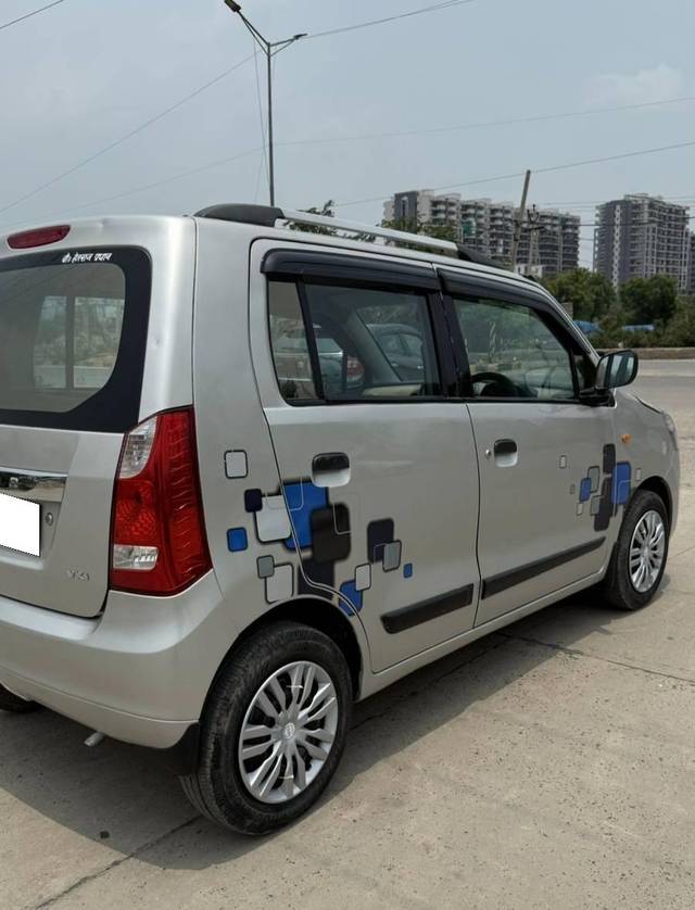 https://images10.gaadi.com/usedcar_image/4611529/original/processed_45fde0cd2c320eadea3337f7845af872.jpg?imwidth=6402