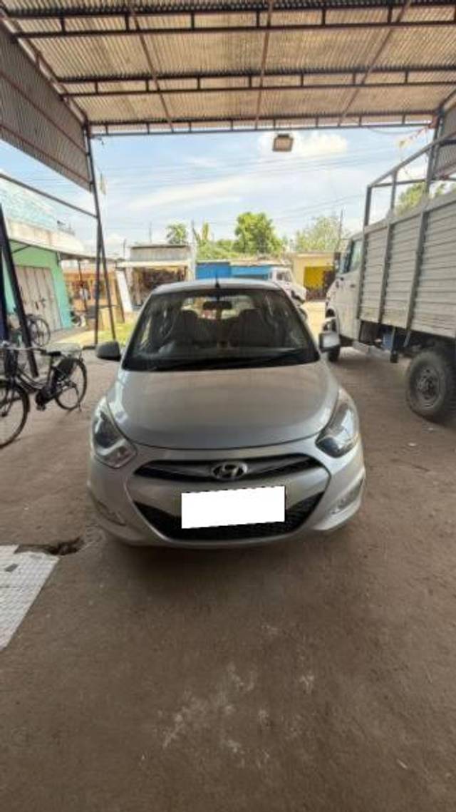 https://images10.gaadi.com/usedcar_image/4611531/original/processed_445326bb-65bf-4fe7-8f8e-39e99fadc60a.jpg?imwidth=6402