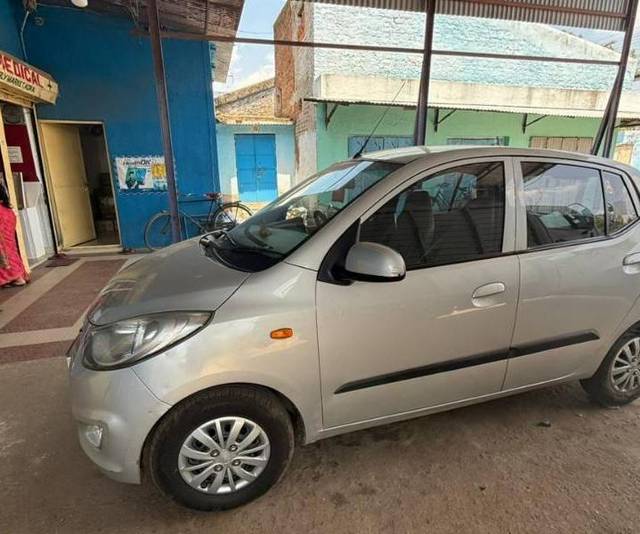 https://images10.gaadi.com/usedcar_image/4611531/original/processed_ab040f30-f511-4106-9dff-d425d403f122.jpg?imwidth=6400