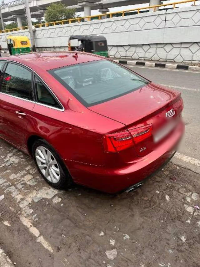 https://images10.gaadi.com/usedcar_image/4611551/original/9b82bd1a-97a1-449f-9ef3-46fdae3cc05b.png?imwidth=6401