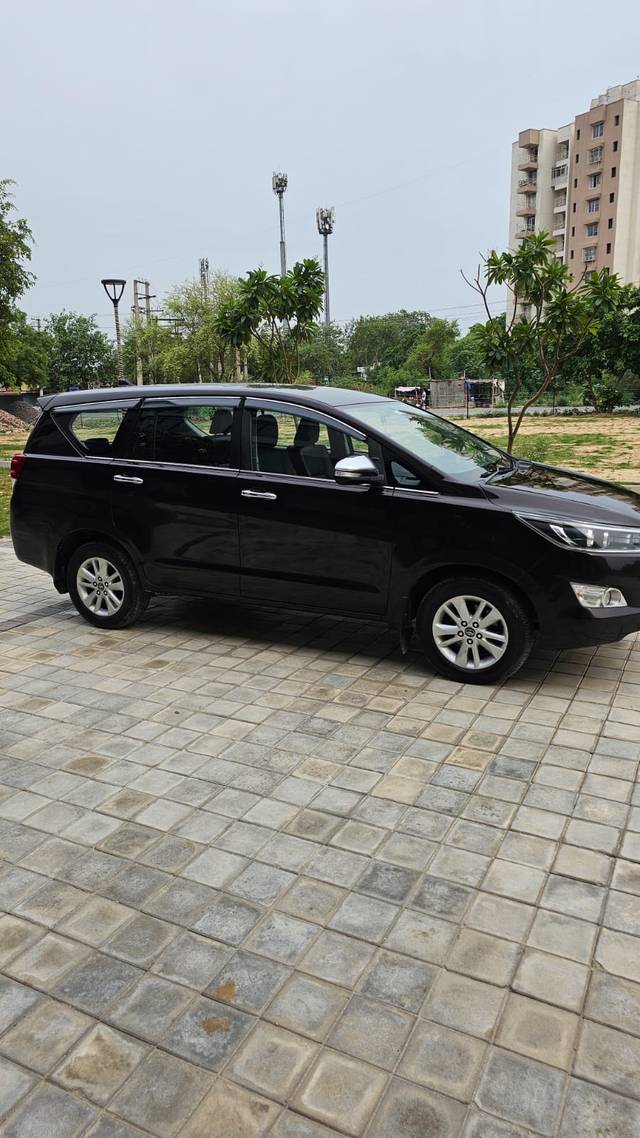 https://images10.gaadi.com/usedcar_image/4611625/original/51412e18e4f426ee04f1fe22292e9244.jpeg?imwidth=6401