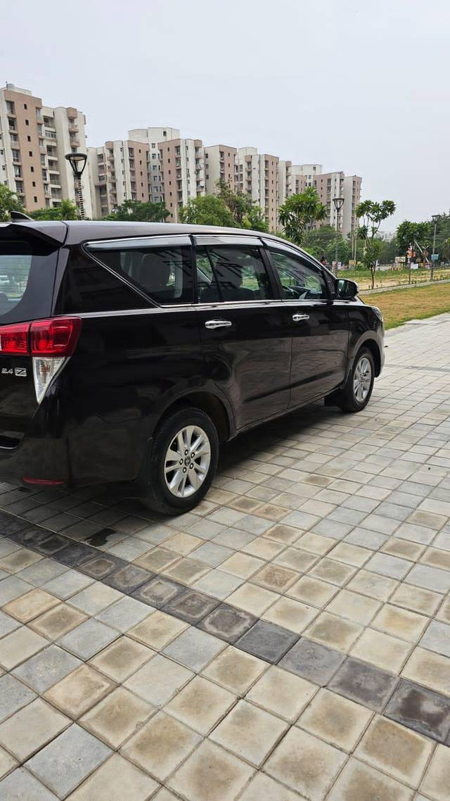 https://images10.gaadi.com/usedcar_image/4611625/original/processed_b4164210a06a2de4b019929d40abdbe5.jpeg?imwidth=6402
