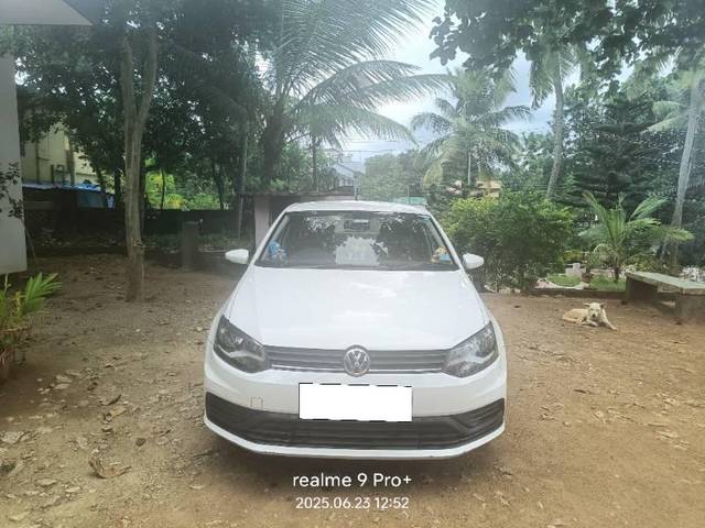 https://images10.gaadi.com/usedcar_image/4611626/original/processed_d1cd9262-aadc-4b2d-99d3-00d33b8e1252.jpg?imwidth=6400