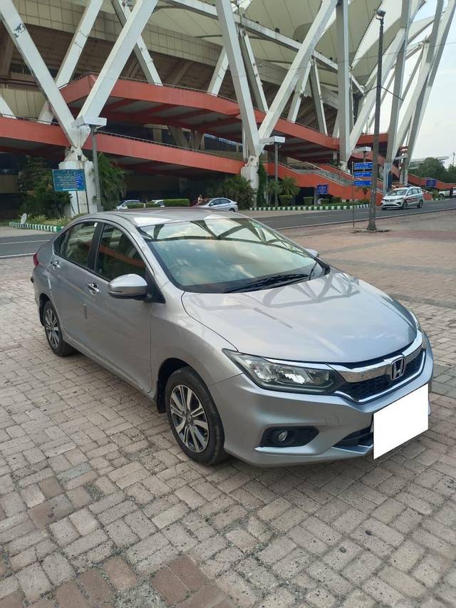 https://images10.gaadi.com/usedcar_image/4611631/original/processed_18d84341c8b675201828a30513f83491.jpeg?imwidth=6400