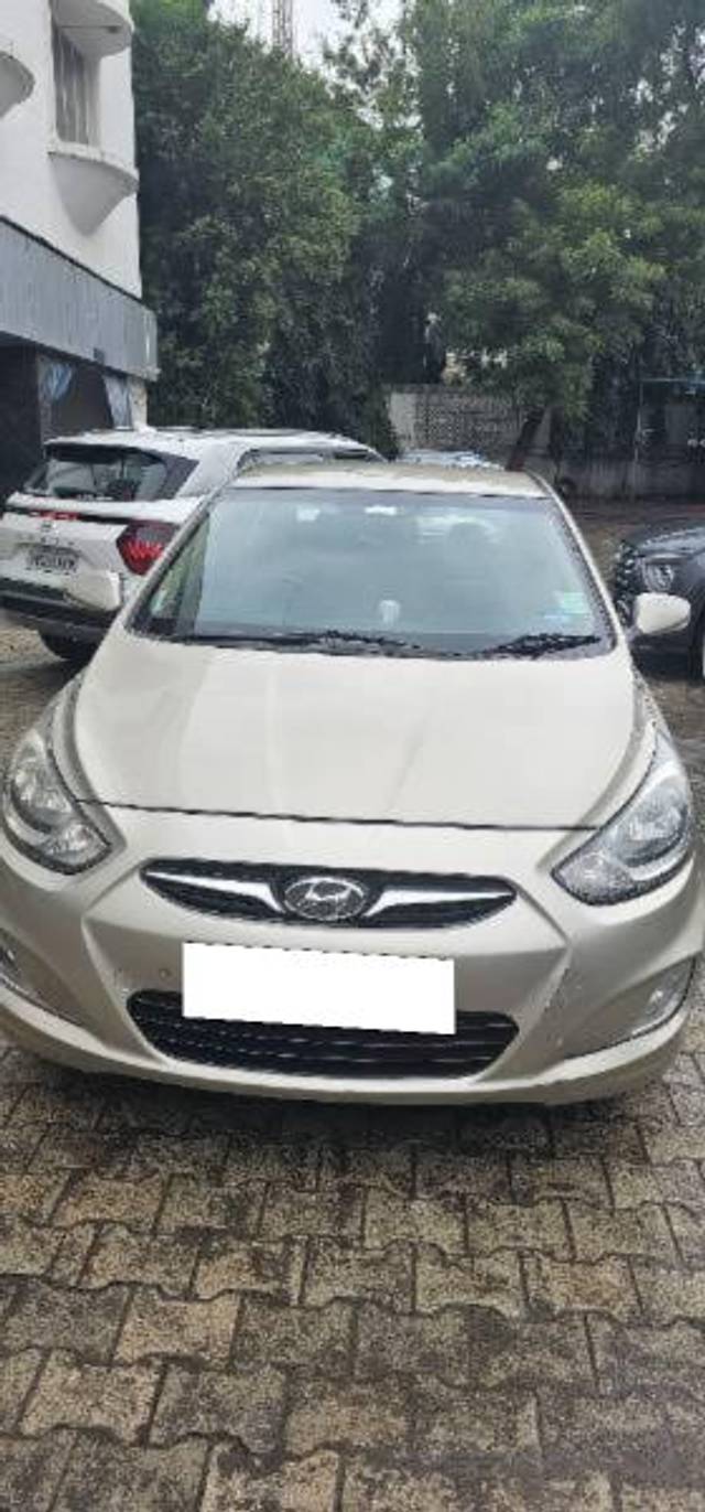 https://images10.gaadi.com/usedcar_image/4611642/original/processed_4758d2b7-643c-4f3b-8eb5-39fb1b6cef4e.jpg?imwidth=6402
