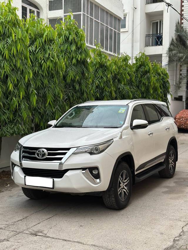 https://images10.gaadi.com/usedcar_image/4611646/original/de440e75a4bf7e2a9c7bf369698feb12.jpeg?imwidth=6402