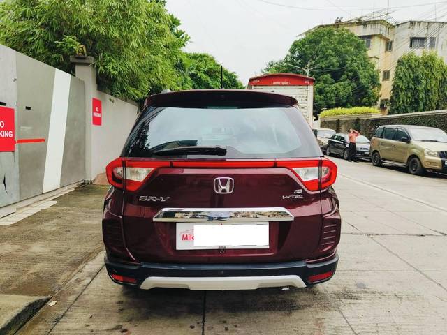 https://images10.gaadi.com/usedcar_image/4611666/original/processed_08f27d22da92a0f26054a55e8175d661.jpeg?imwidth=6402