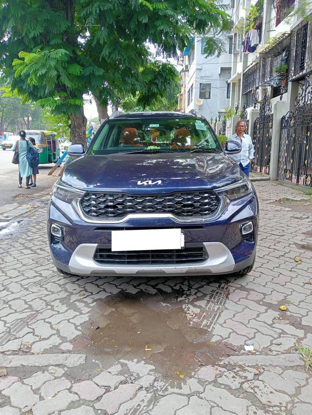 https://images10.gaadi.com/usedcar_image/4611675/original/processed_47cd9243a0e51d04913f35e462f8a0b8.jpg?imwidth=6402
