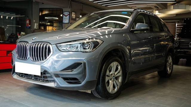 https://images10.gaadi.com/usedcar_image/4611678/original/processed_18d21f34c48378b9f9ef0fb4856b626f.jpg?imwidth=6402