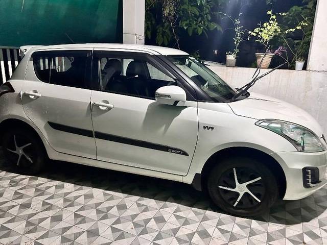 https://images10.gaadi.com/usedcar_image/4611732/original/processed_df6d526f-71f9-4590-a1c9-d9daf0e642f5.jpeg?imwidth=6401