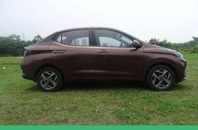 https://images10.gaadi.com/usedcar_image/4611733/original/processed_fa34b6116d540516945b572f1aa6e33e.jpeg?imwidth=6401