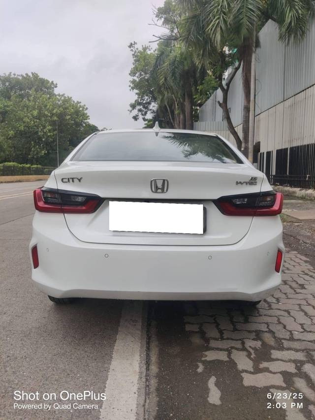 https://images10.gaadi.com/usedcar_image/4611735/original/processed_2d9f08b391955ec6ddd66daf82163120.jpeg?imwidth=6402