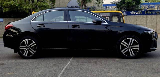 https://images10.gaadi.com/usedcar_image/4611743/original/processed_d14ce3a6f69ef8215809625e5862906d.jpg?imwidth=6401
