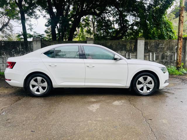 https://images10.gaadi.com/usedcar_image/4611747/original/37851fd95fb604190e2da4112bfd8bcb.jpg?imwidth=6401