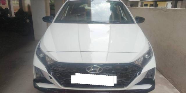 https://images10.gaadi.com/usedcar_image/4611748/original/processed_af7e5ed7-22db-4227-90fd-552913f4d04f.jpeg?imwidth=6402
