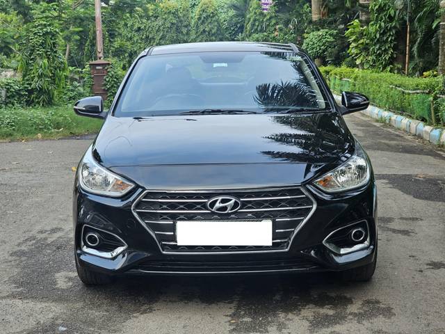 https://images10.gaadi.com/usedcar_image/4611766/original/processed_659b3e89da9cfa43ddfb02b0ed608f5a.jpg?imwidth=6400