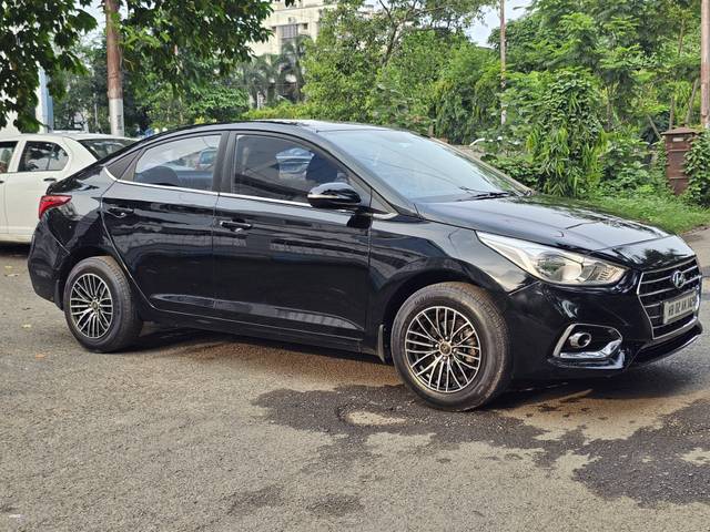 https://images10.gaadi.com/usedcar_image/4611766/original/processed_f612d8f44dfd664ce27e2a4b670512c9.jpg?imwidth=6401