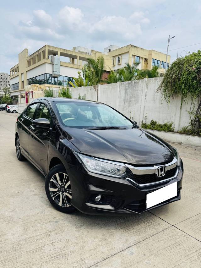 https://images10.gaadi.com/usedcar_image/4611787/original/processed_7a0414a4-a3bc-4a0a-940d-de2cd28bf814.jpg?imwidth=6400
