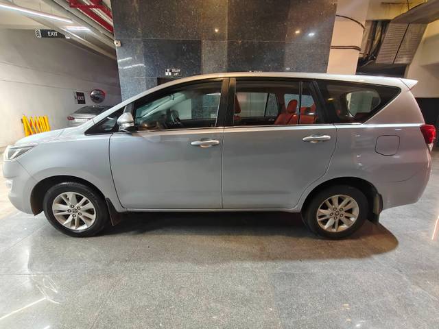https://images10.gaadi.com/usedcar_image/4611789/original/processed_450c272950d4fddffdd0e7197f894f48.jpg?imwidth=6402
