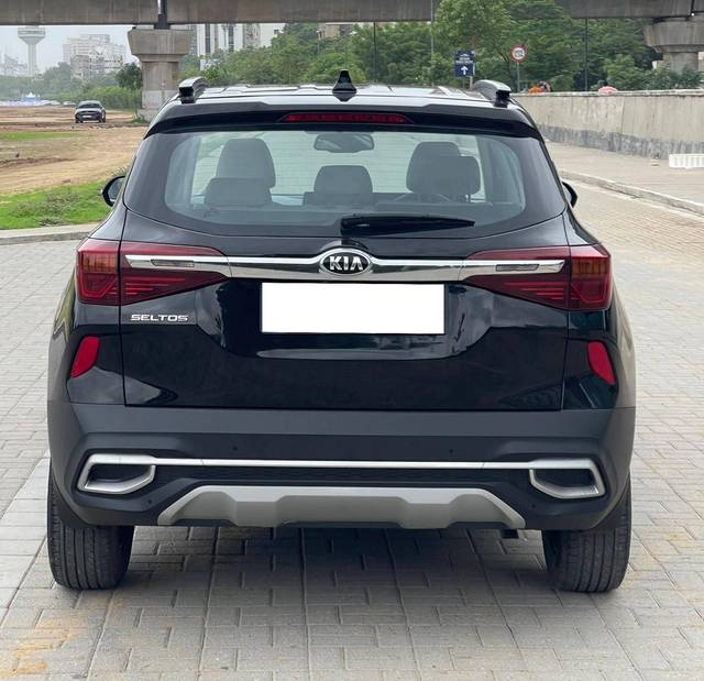 https://images10.gaadi.com/usedcar_image/4611791/original/processed_0dc23a2d8b25d314571d1a5d94d37b40.jpg?imwidth=6401