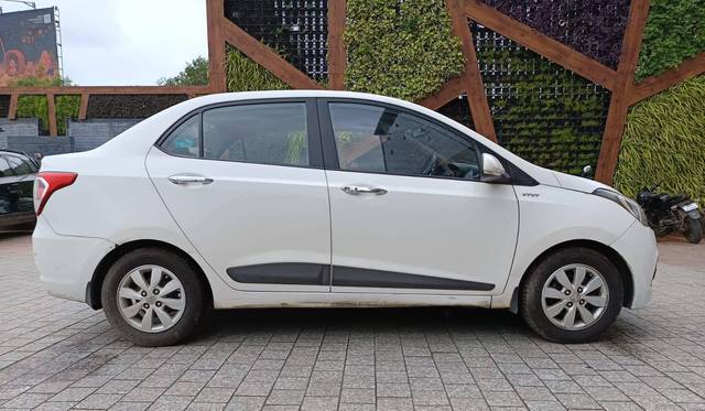 https://images10.gaadi.com/usedcar_image/4611806/original/processed_92812f5940c37eba8c98b3748bb6e740.jpg?imwidth=6401