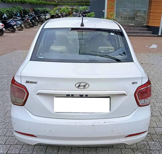 https://images10.gaadi.com/usedcar_image/4611806/original/processed_c3e5a2fff332ec6b8f6dd859f9808cb6.jpg?imwidth=6402