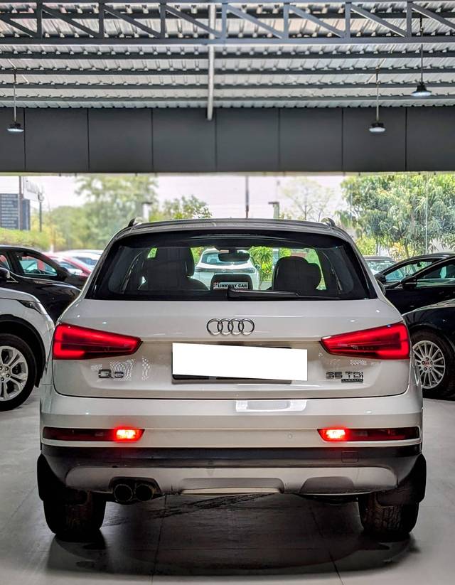 https://images10.gaadi.com/usedcar_image/4611813/original/processed_33862d8c9ac056833e43cc633c945822.jpg?imwidth=6401