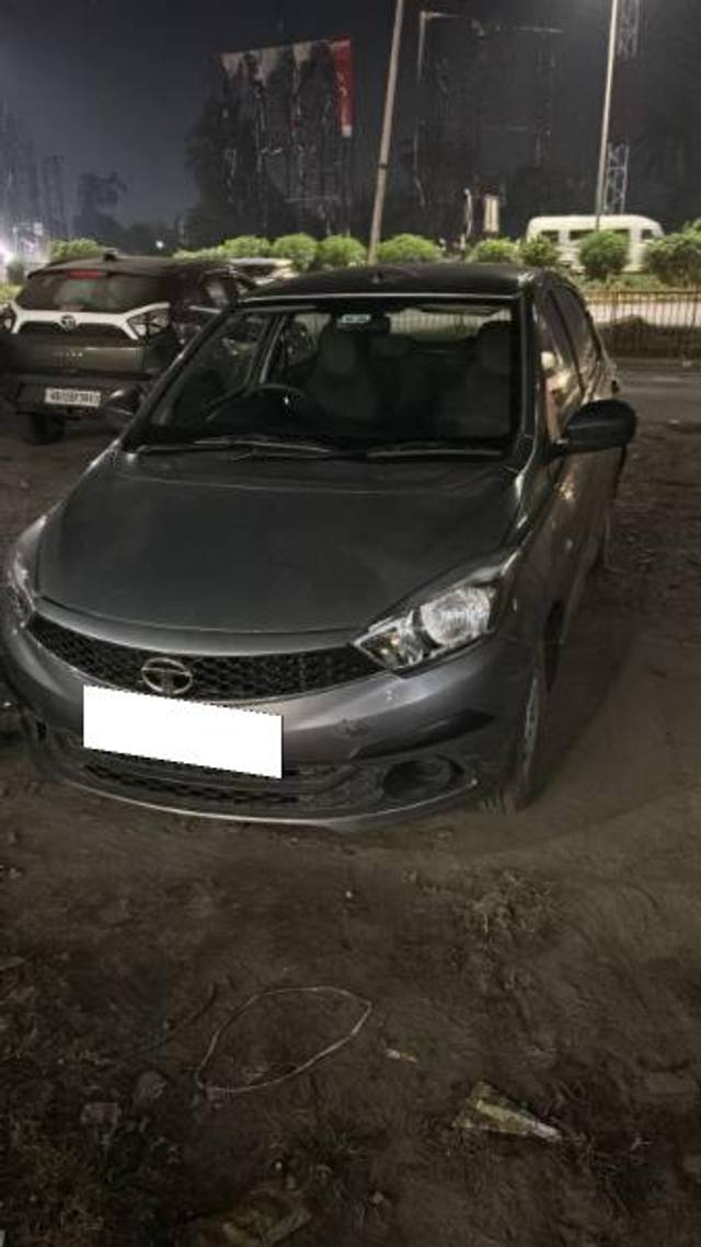 https://images10.gaadi.com/usedcar_image/4611816/original/processed_7886bdaf-3cbc-4fe2-9003-2fd46cc87484.jpg?imwidth=6400
