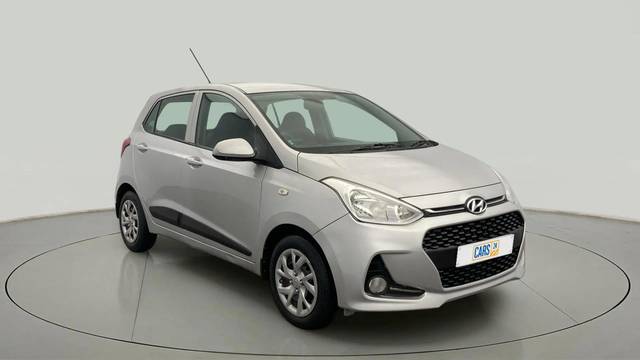 https://images10.gaadi.com/usedcar_image/4611860/original/8633e292f5443b604049d5c3687b9c45.jpg?imwidth=6400
