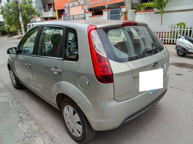 https://images10.gaadi.com/usedcar_image/4611866/original/processed_0086fd6a86cf87db99d16551f4158198.jpg?imwidth=6402