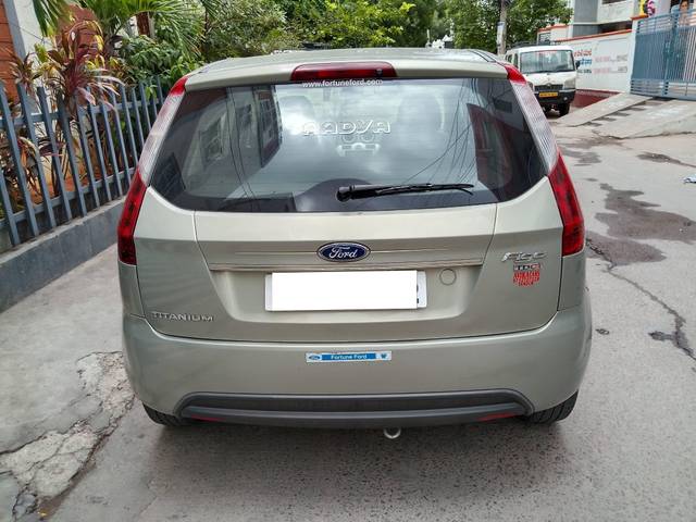 https://images10.gaadi.com/usedcar_image/4611866/original/processed_d91e6f1deec7385e6e7e856ef97e4e46.jpg?imwidth=6401