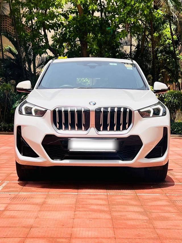 https://images10.gaadi.com/usedcar_image/4611880/original/processed_aa2edb2389f5cbbf167d7620860ffc03.jpeg?imwidth=6402