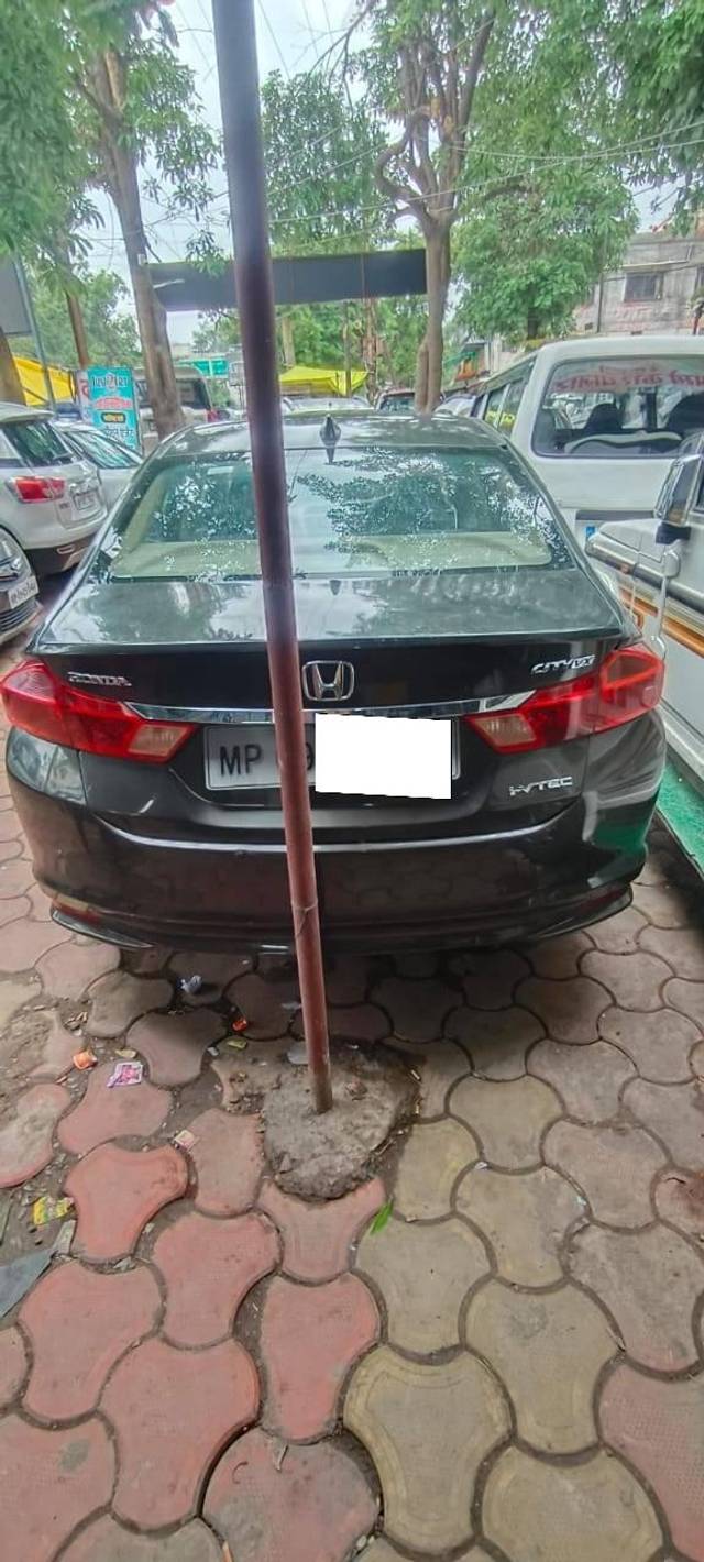 https://images10.gaadi.com/usedcar_image/4611881/original/processed_80492a31e6be01efd5b37cbe38333fc9.jpeg?imwidth=6401