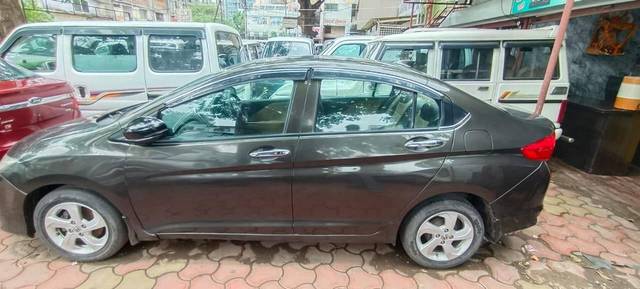 https://images10.gaadi.com/usedcar_image/4611881/original/processed_f2b4d6308b93732b23e6a14092d0696e.jpeg?imwidth=6400