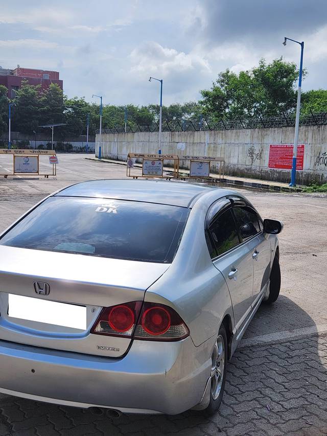 https://images10.gaadi.com/usedcar_image/4611882/original/processed_7daf93d3dc9be15bbe5c5804284ba102.jpg?imwidth=6401