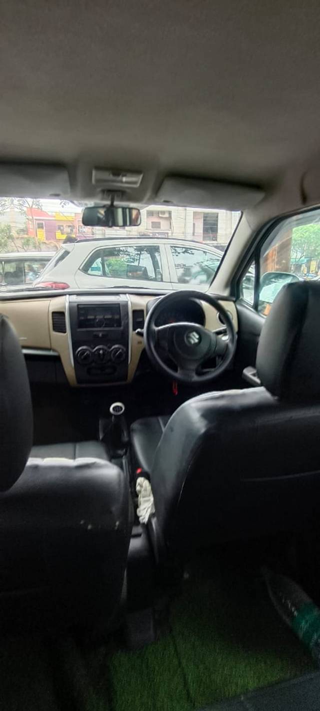 https://images10.gaadi.com/usedcar_image/4611885/original/8cf456e80d298ae7ec56155b96ac6d89.jpeg?imwidth=6401